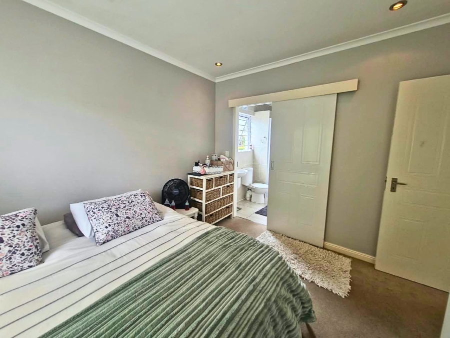 To Let 3 Bedroom Property for Rent in Pinehurst Western Cape